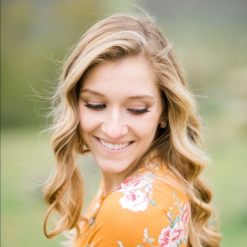 Meet your Posher, Rebecca